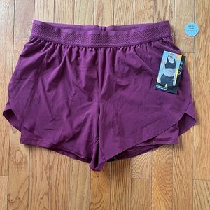 Avia women’s size m running shorts with pocket